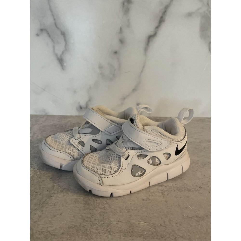 Nike Free Run 2 Baby / Toddler's Shoes Size 4C - White and Black #DA2692-100